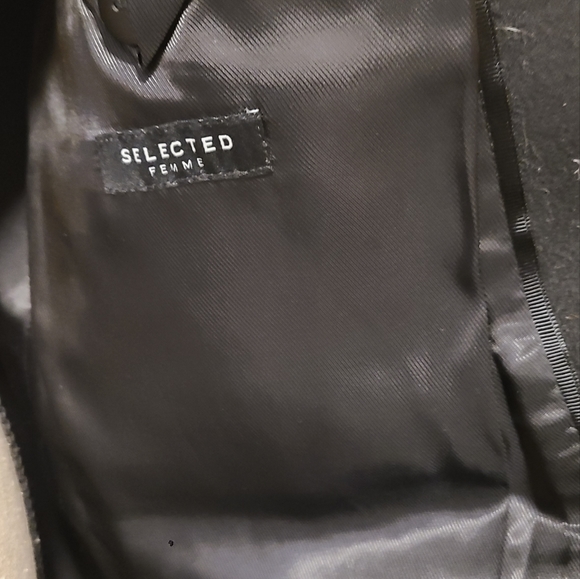 Femme Select Black Coat - Picture 13 of 15